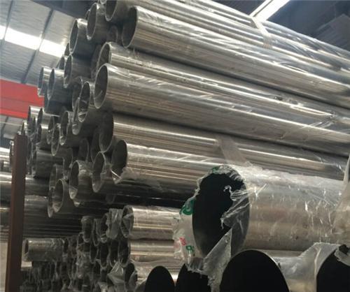 904L不銹鋼管陰極與陽極面積比，陰極面積控制在陽極面積的1/2.在此情況下，可以防止價格的增長，過多的價格在陽極表面被氧化成價格